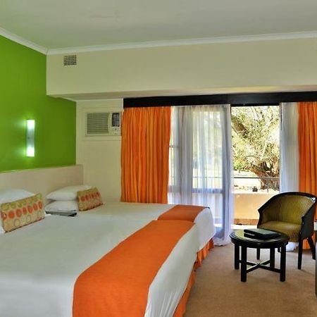 Protea Hotel Winkler White River Kültér fotó