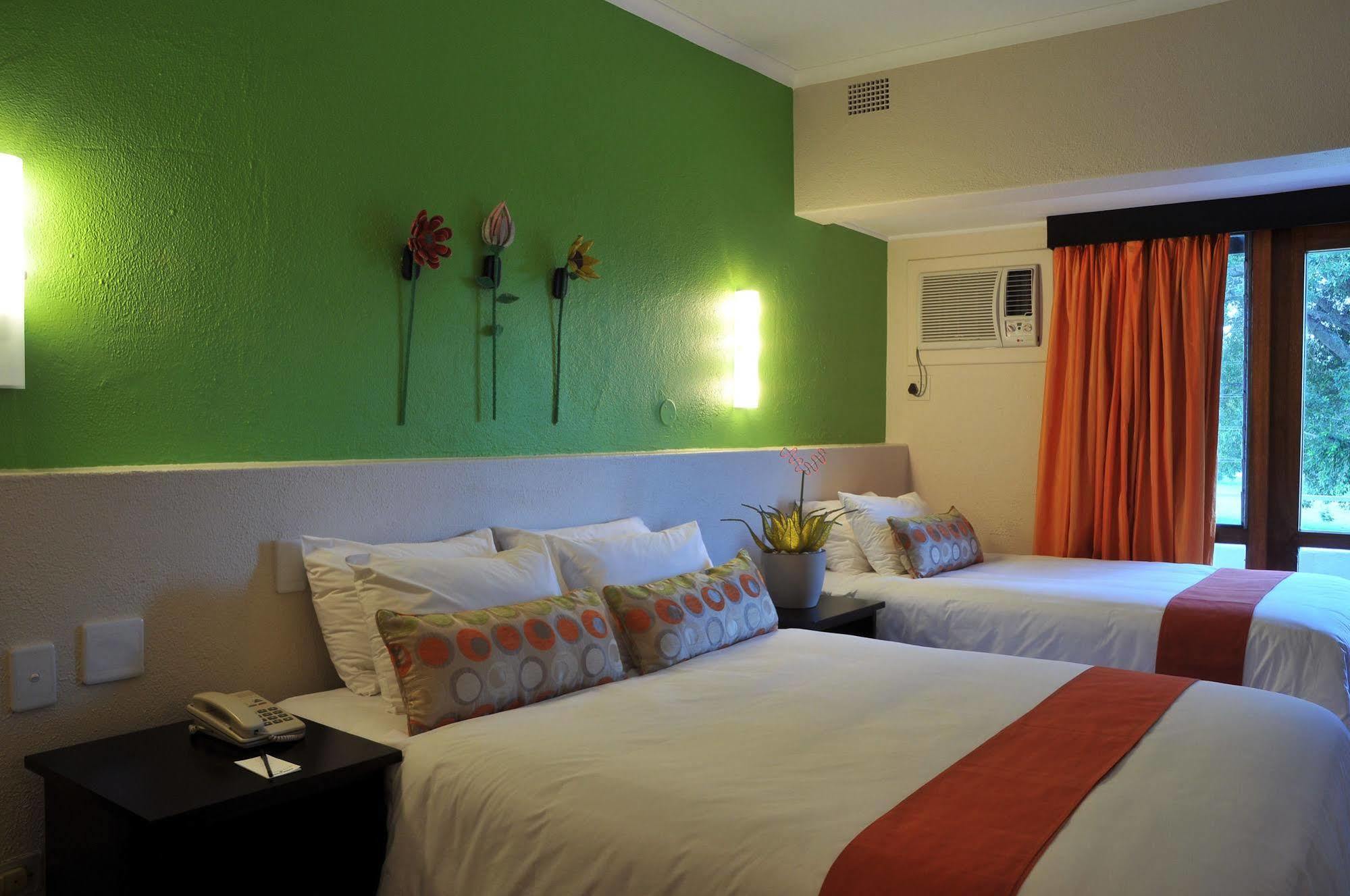 Protea Hotel Winkler White River Kültér fotó