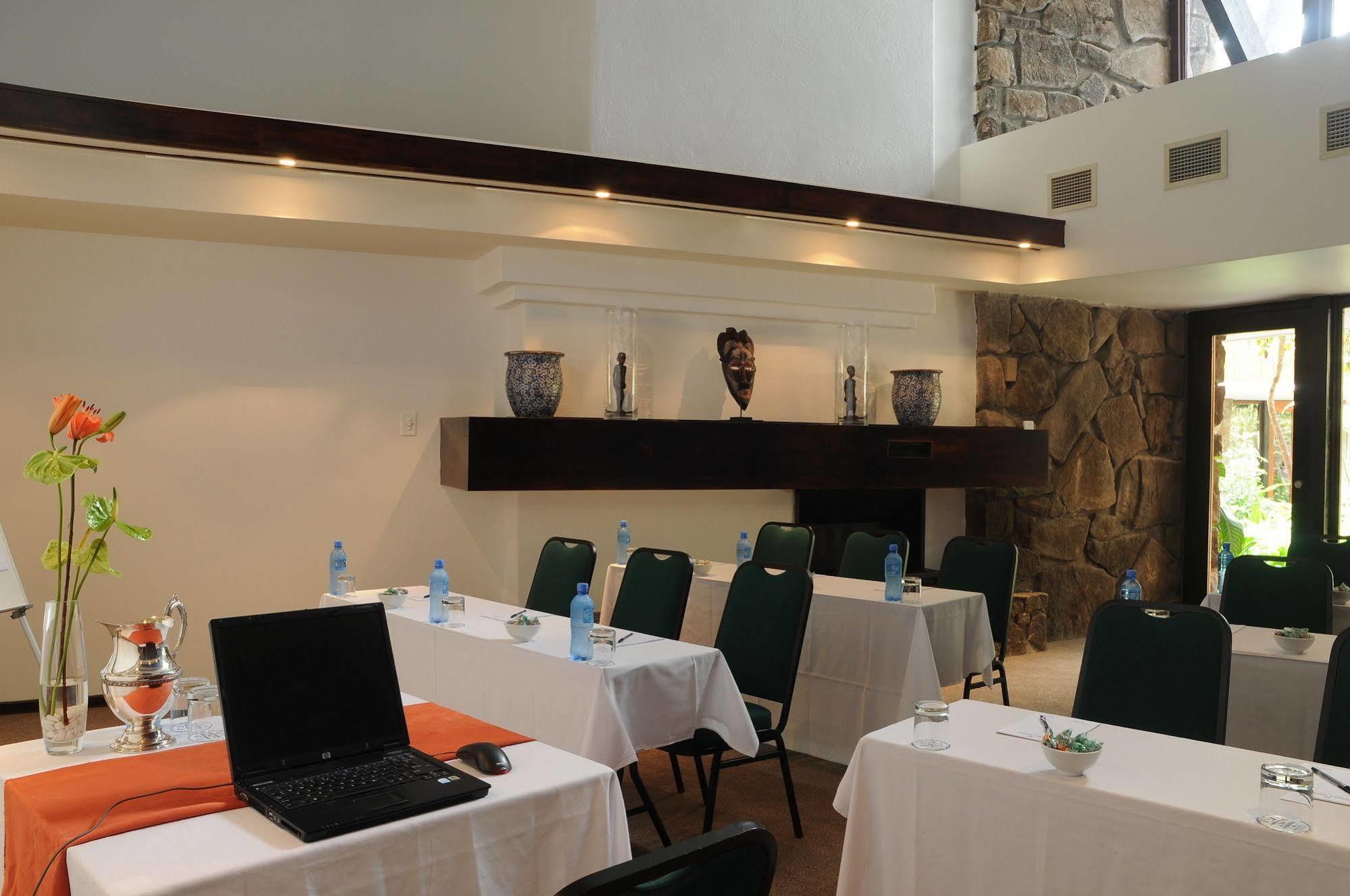 Protea Hotel Winkler White River Kültér fotó